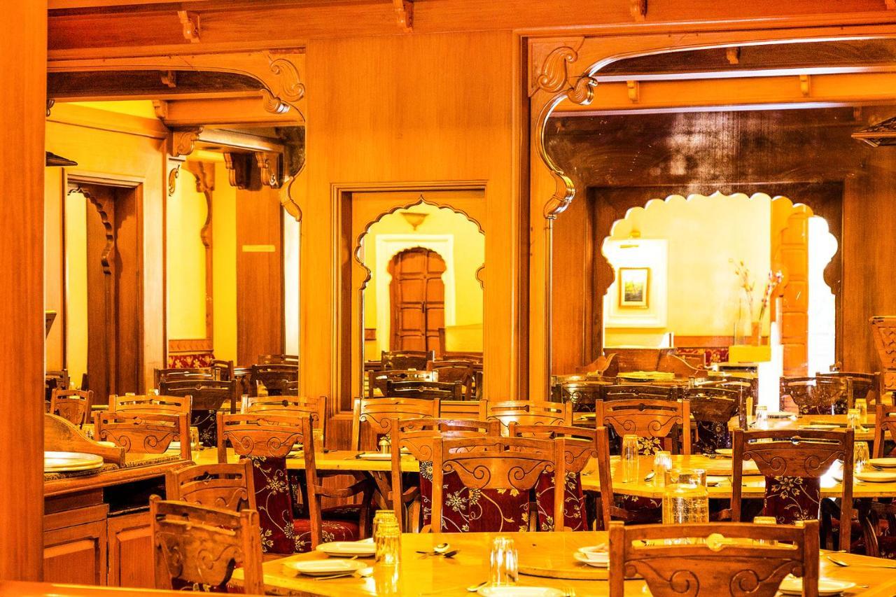 Collection O Hotel Rajwada Near The Pavillion Pune Esterno foto