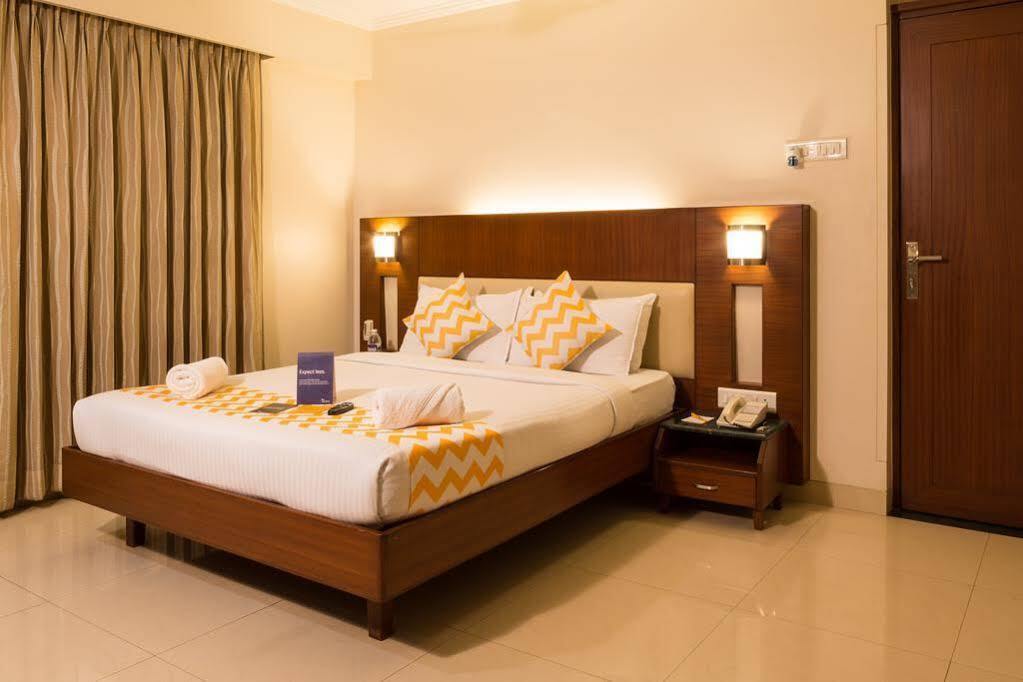 Collection O Hotel Rajwada Near The Pavillion Pune Esterno foto